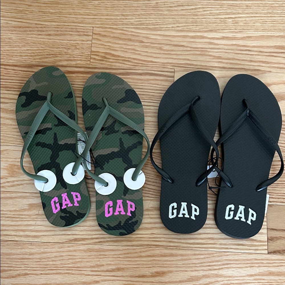 GAP Camouflage and Black Flip Flops